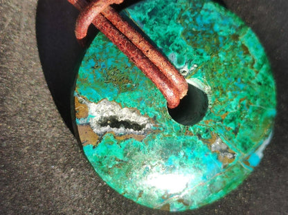 Chrysocoll Chrysokolla Donut 30mm Edelstein Kette Heilstein Schutzsymbol Mann Frau Glück HIPPIE GOA Boho Tibet Ethno Natur Rarität Geschenk - Art of Nature Berlin