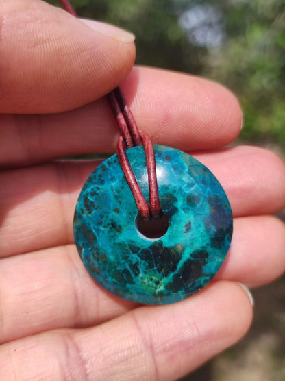 Chrysocoll Chrysokolla Donut 30mm Edelstein Kette Heilstein Schutzsymbol Mann Frau Glück HIPPIE GOA Boho Tibet Ethno Natur Rarität Geschenk - Art of Nature Berlin