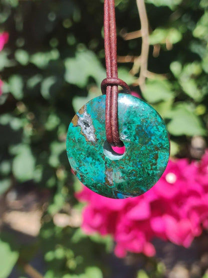 Chrysocoll Chrysokolla Donut 30mm Edelstein Kette Heilstein Schutzsymbol Mann Frau Glück HIPPIE GOA Boho Tibet Ethno Natur Rarität Geschenk - Art of Nature Berlin