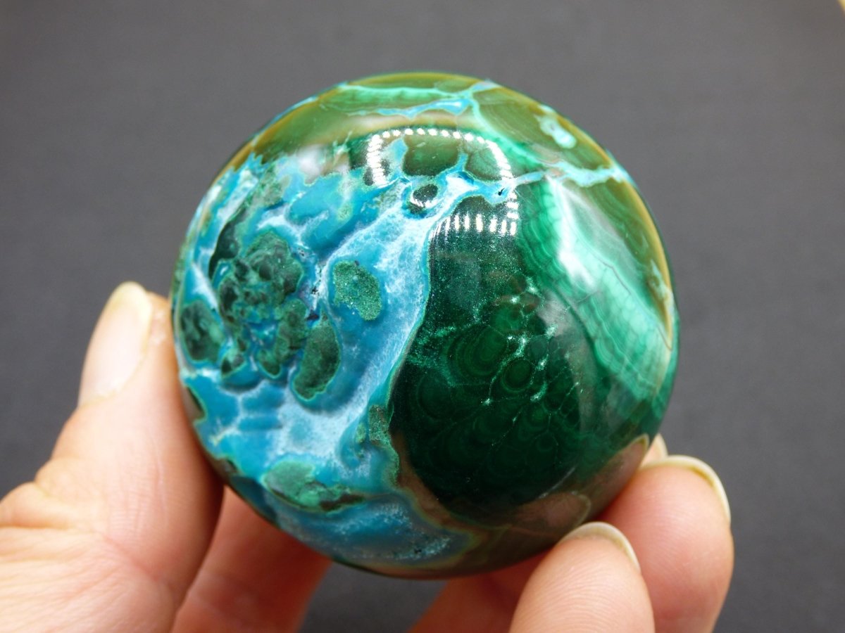 Chrysocoll Malachit botryoidal Kugel Dekostück AAA Edelstein Natur Heilstein Unikat blau grün Mineral Traum Sammlerstück Geschenk Er Sie - Art of Nature Berlin