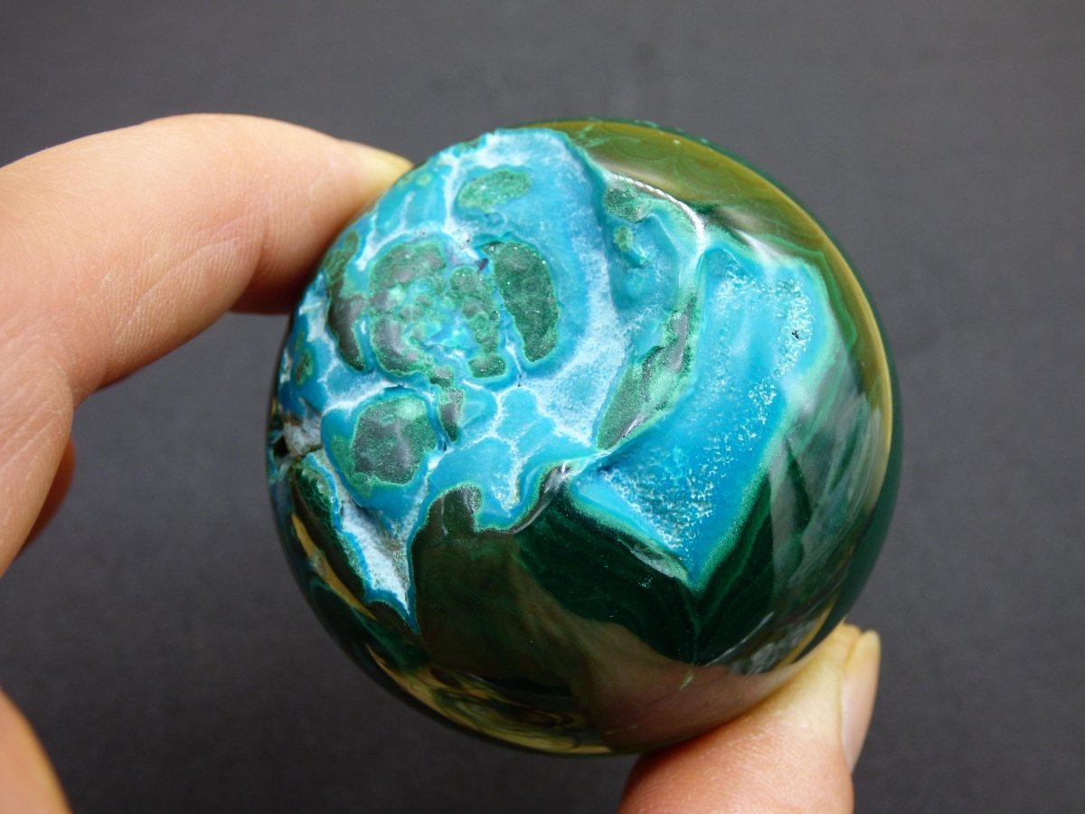 Chrysocoll Malachit botryoidal Kugel Dekostück AAA Edelstein Natur Heilstein Unikat blau grün Mineral Traum Sammlerstück Geschenk Er Sie - Art of Nature Berlin