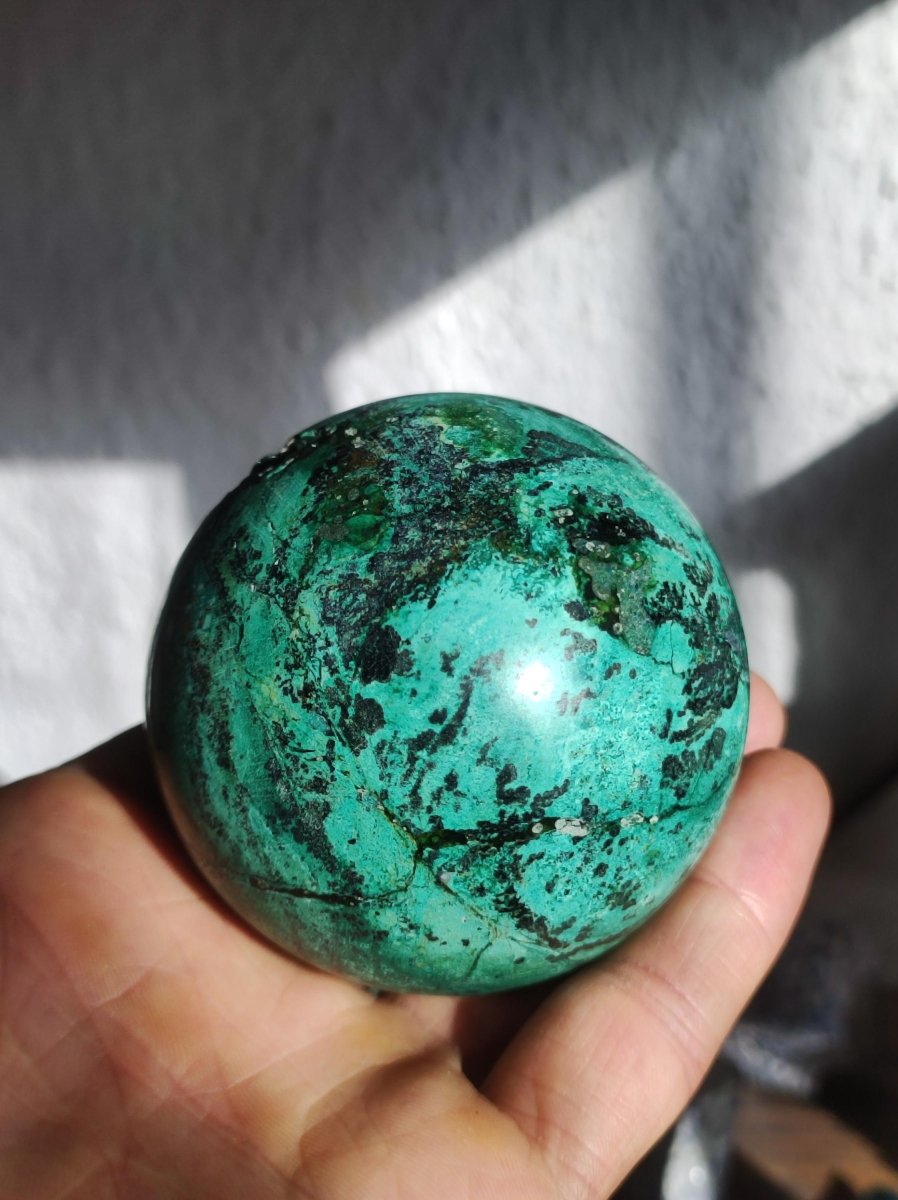 Chrysocoll Sphere A ~ Magische Edelstein Kugel Massage & Deko Crystal Meditation Heilstein Rarität Sammler Mineral Rund Chrysokolla Boho - Art of Nature Berlin