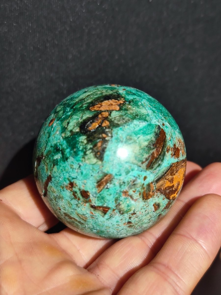 Chrysocoll Sphere A ~ Magische Edelstein Kugel Massage & Deko Crystal Meditation Heilstein Rarität Sammler Mineral Rund Chrysokolla Boho - Art of Nature Berlin
