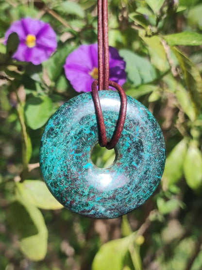 Chrysokoll Chrysocoll Donut 40mm Edelstein Kette Heilstein Schutzsymbol Mann Frau Glück HIPPIE GOA Boho Tibet Ethno Natur Rarität Geschenk - Art of Nature Berlin