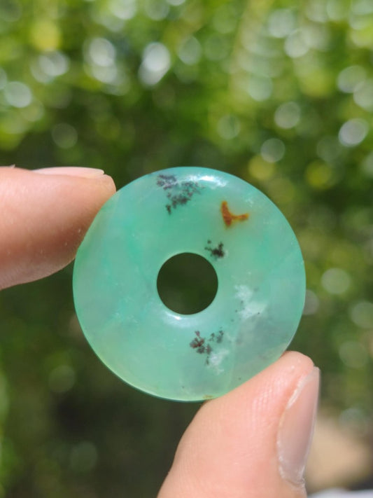 Chrysoprase Edelstein Donut Kette grün Natur GOA Boho Hippie Ethno Schutzsymbol Heilstein Sammler Unikat Mann Frau Er Sie Geschenk Anhänger - Art of Nature Berlin