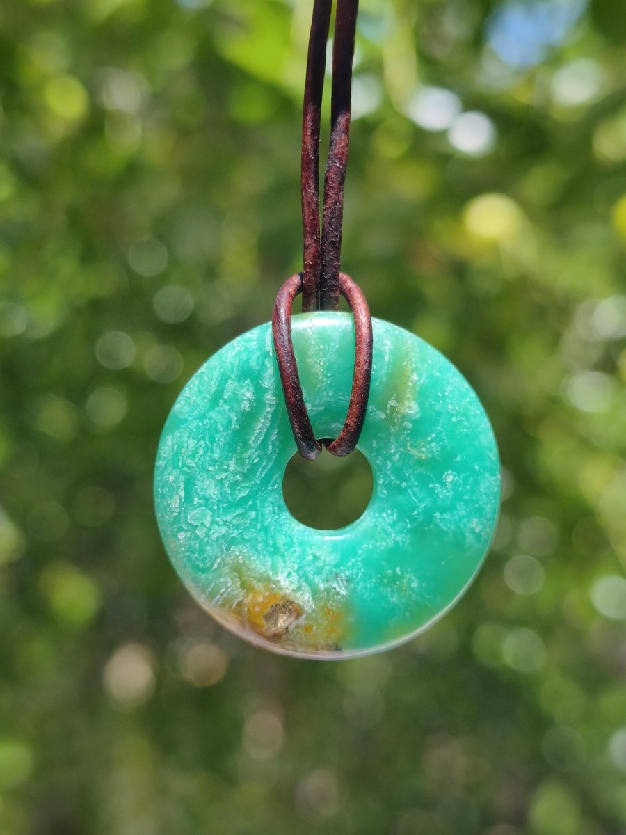 Chrysoprase Edelstein Donut Kette grün Natur GOA Boho Hippie Ethno Schutzsymbol Heilstein Sammler Unikat Mann Frau Er Sie Geschenk Anhänger - Art of Nature Berlin
