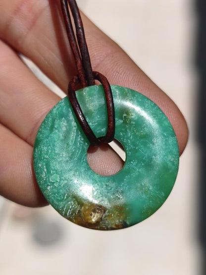 Chrysoprase Edelstein Donut Kette grün Natur GOA Boho Hippie Ethno Schutzsymbol Heilstein Sammler Unikat Mann Frau Er Sie Geschenk Anhänger - Art of Nature Berlin