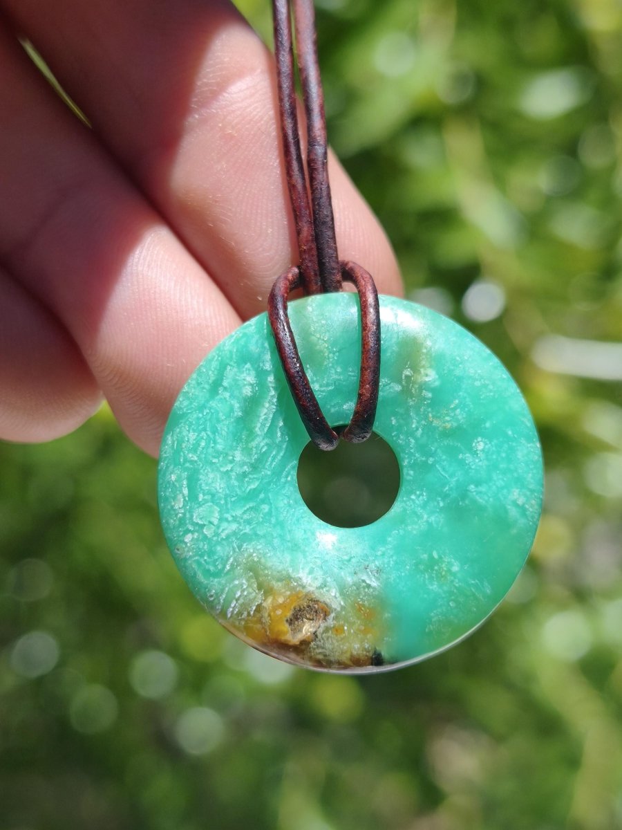 Chrysoprase Edelstein Donut Kette grün Natur GOA Boho Hippie Ethno Schutzsymbol Heilstein Sammler Unikat Mann Frau Er Sie Geschenk Anhänger - Art of Nature Berlin