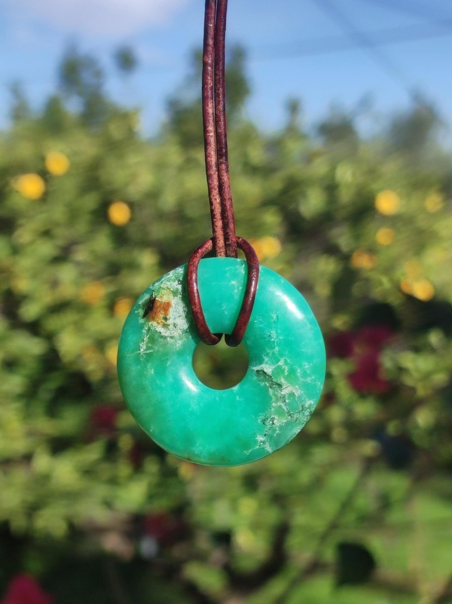 Chrysoprase Edelstein Donut Kette grün Natur GOA Boho Hippie Ethno Schutzsymbol Heilstein Sammler Unikat Mann Frau Er Sie Geschenk Anhänger - Art of Nature Berlin