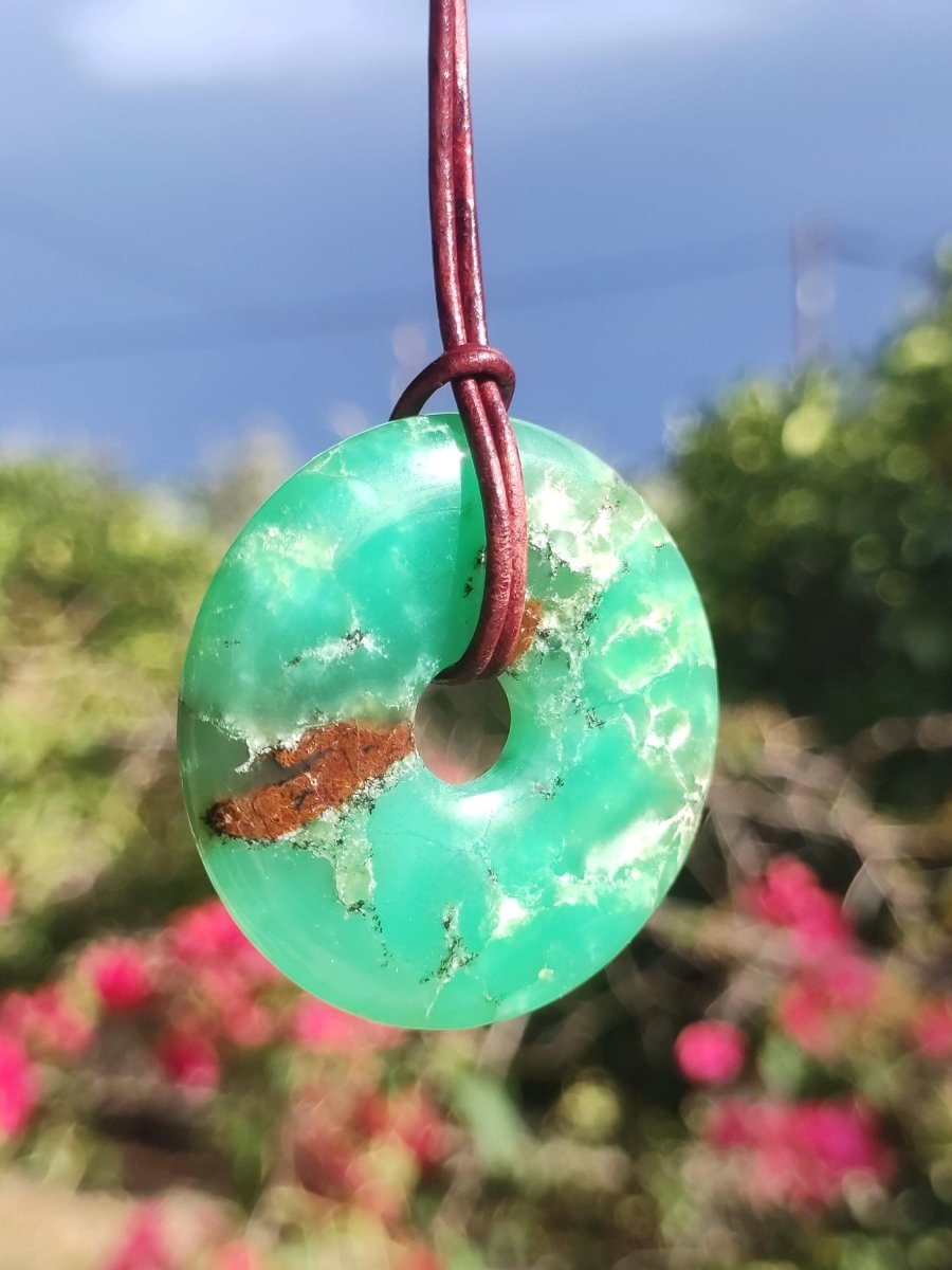 Chrysoprase Edelstein Donut Kette grün Natur GOA Boho Hippie Ethno Schutzsymbol Heilstein Sammler Unikat Mann Frau Er Sie Geschenk Anhänger - Art of Nature Berlin