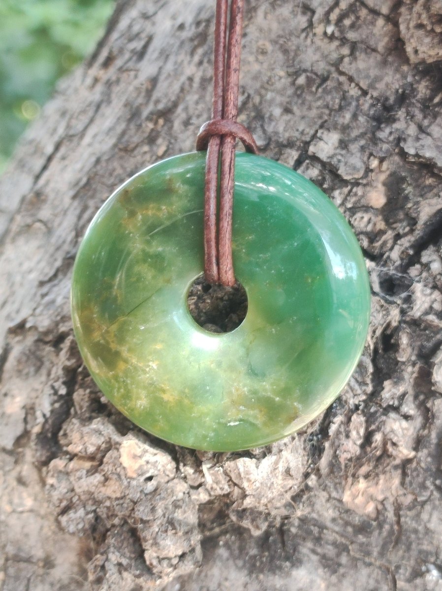 Chrysoprase Edelstein Donut Kette grün Natur GOA Boho Hippie Ethno Schutzsymbol Heilstein Sammler Unikat Mann Frau Er Sie Geschenk Anhänger - Art of Nature Berlin