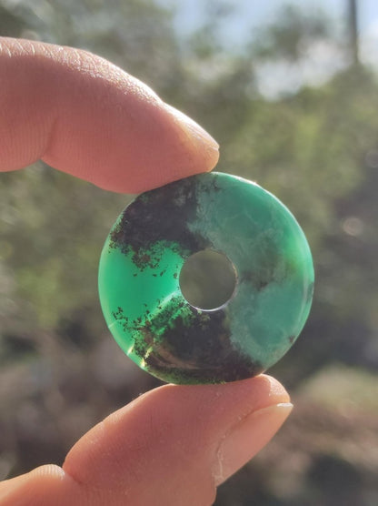 Chrysoprase Edelstein Donut Kette grün Natur GOA Boho Hippie Ethno Schutzsymbol Heilstein Sammler Unikat Mann Frau Er Sie Geschenk Anhänger - Art of Nature Berlin
