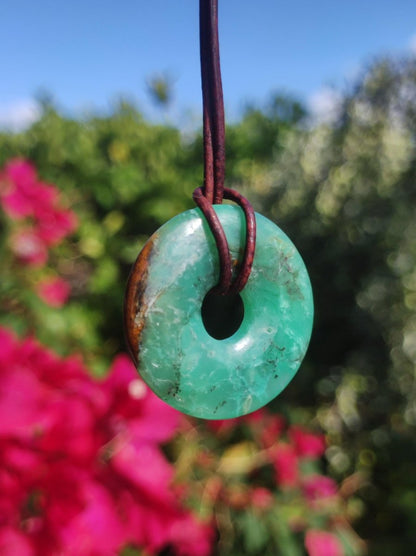 Chrysoprase Edelstein Donut Kette grün Natur GOA Boho Hippie Ethno Schutzsymbol Heilstein Sammler Unikat Mann Frau Er Sie Geschenk Anhänger - Art of Nature Berlin