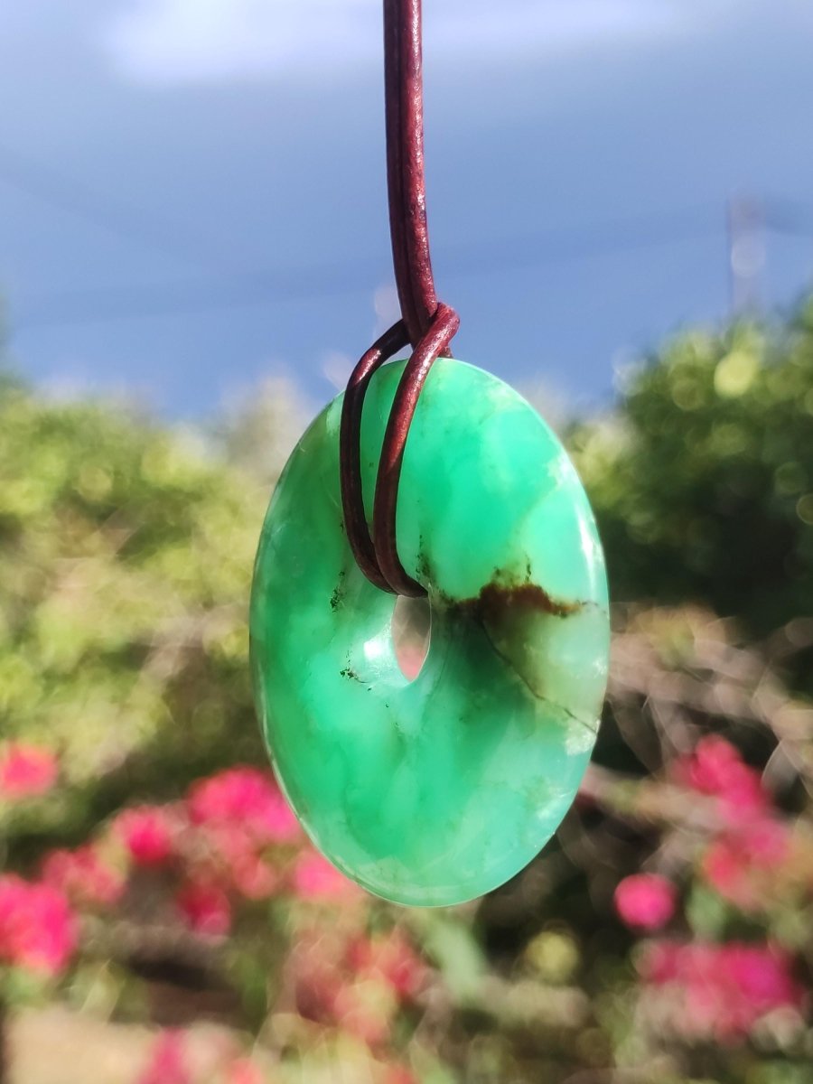 Chrysoprase Edelstein Donut Kette grün Natur GOA Boho Hippie Ethno Schutzsymbol Heilstein Sammler Unikat Mann Frau Er Sie Geschenk Anhänger - Art of Nature Berlin
