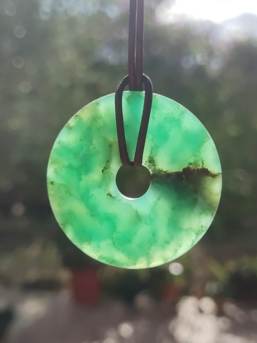 Chrysoprase Edelstein Donut Kette grün Natur GOA Boho Hippie Ethno Schutzsymbol Heilstein Sammler Unikat Mann Frau Er Sie Geschenk Anhänger - Art of Nature Berlin
