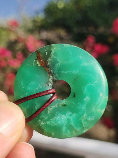 Chrysoprase Edelstein Donut Kette grün Natur GOA Boho Hippie Ethno Schutzsymbol Heilstein Sammler Unikat Mann Frau Er Sie Geschenk Anhänger - Art of Nature Berlin