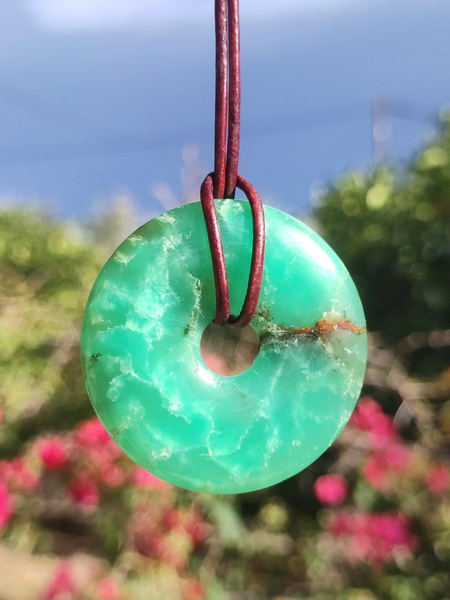 Chrysoprase Edelstein Donut Kette grün Natur GOA Boho Hippie Ethno Schutzsymbol Heilstein Sammler Unikat Mann Frau Er Sie Geschenk Anhänger - Art of Nature Berlin