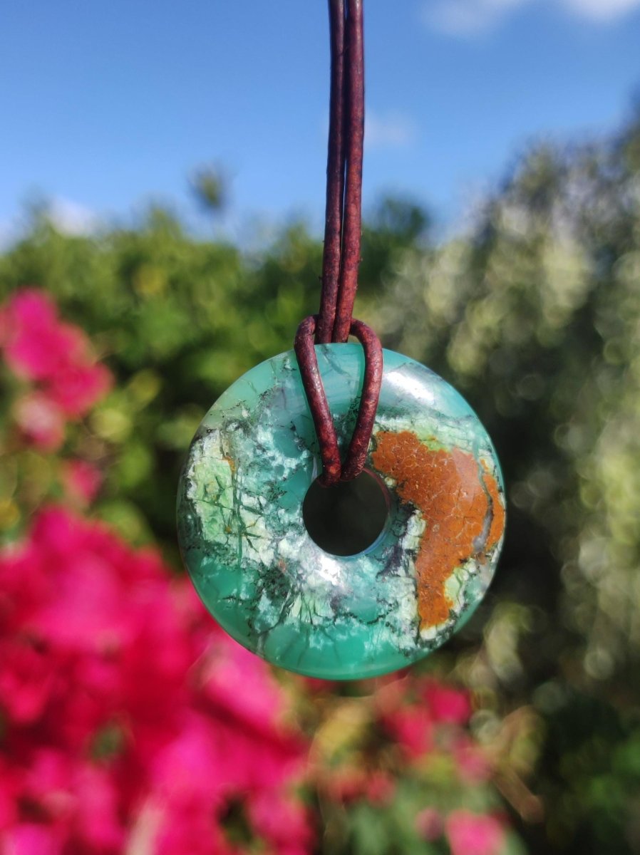 Chrysoprase Edelstein Donut Kette grün Natur GOA Boho Hippie Ethno Schutzsymbol Heilstein Sammler Unikat Mann Frau Er Sie Geschenk Anhänger - Art of Nature Berlin