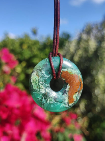 Chrysoprase Edelstein Donut Kette grün Natur GOA Boho Hippie Ethno Schutzsymbol Heilstein Sammler Unikat Mann Frau Er Sie Geschenk Anhänger - Art of Nature Berlin