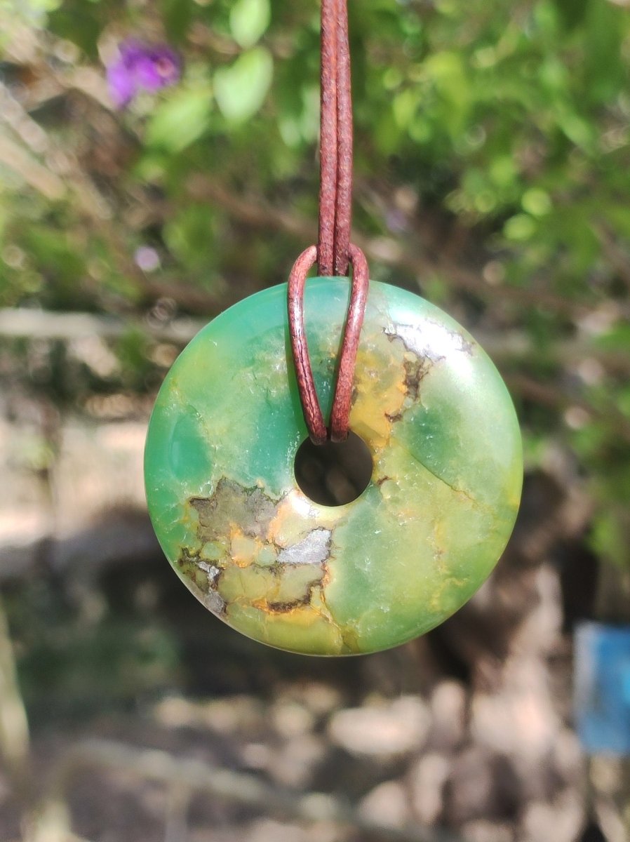 Chrysoprase Edelstein Donut Kette grün Natur GOA Boho Hippie Ethno Schutzsymbol Heilstein Sammler Unikat Mann Frau Er Sie Geschenk Anhänger - Art of Nature Berlin