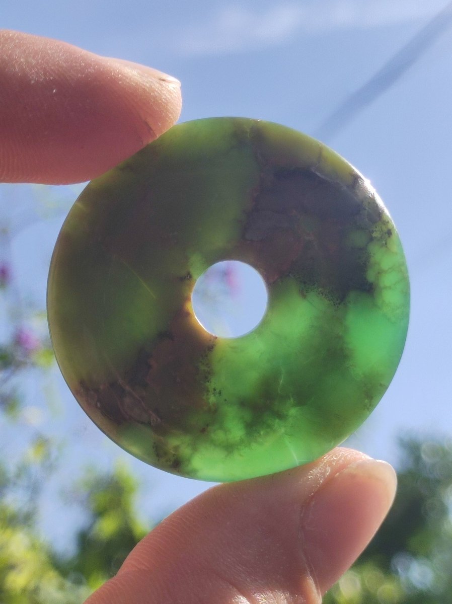 Chrysoprase Edelstein Donut Kette grün Natur GOA Boho Hippie Ethno Schutzsymbol Heilstein Sammler Unikat Mann Frau Er Sie Geschenk Anhänger - Art of Nature Berlin