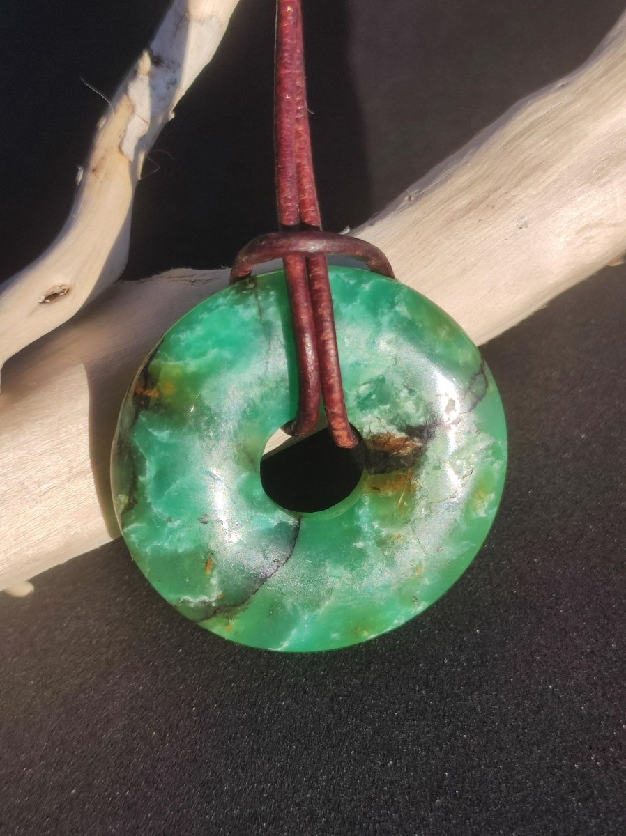 Chrysoprase Edelstein Donut Kette grün Natur GOA Boho Hippie Ethno Schutzsymbol Heilstein Sammler Unikat Mann Frau Er Sie Geschenk Anhänger - Art of Nature Berlin