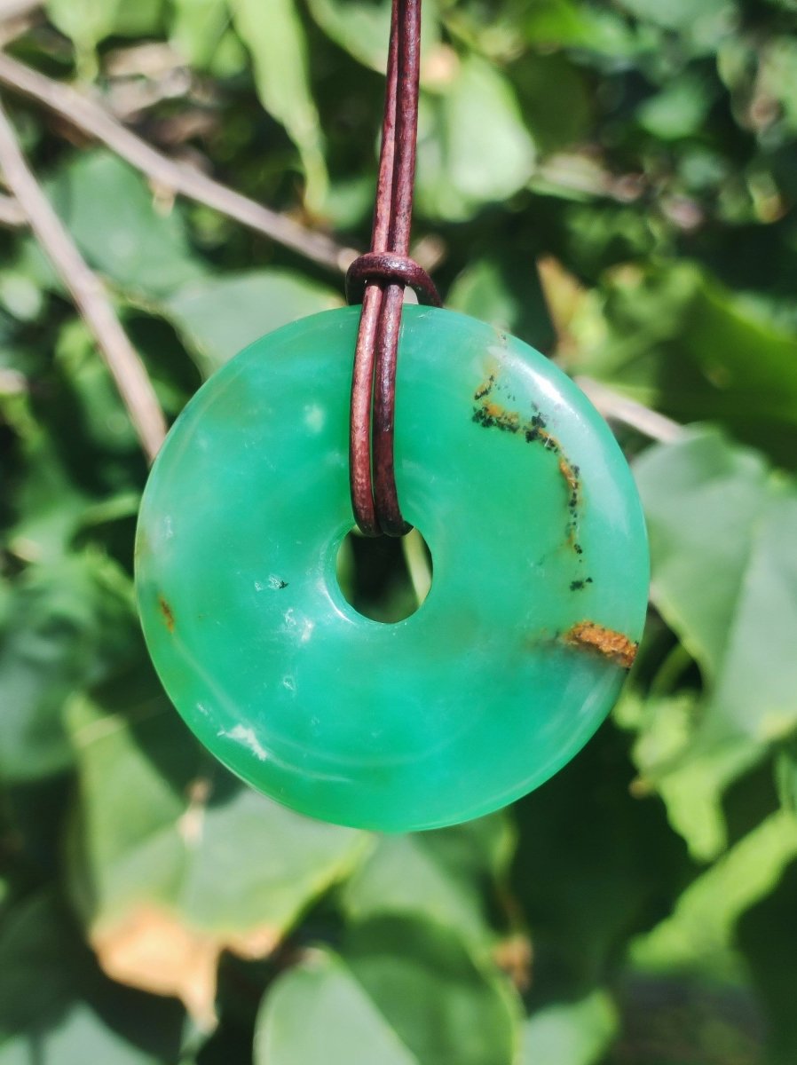 Chrysoprase Edelstein Donut Kette grün Natur GOA Boho Hippie Ethno Schutzsymbol Heilstein Sammler Unikat Mann Frau Er Sie Geschenk Anhänger - Art of Nature Berlin