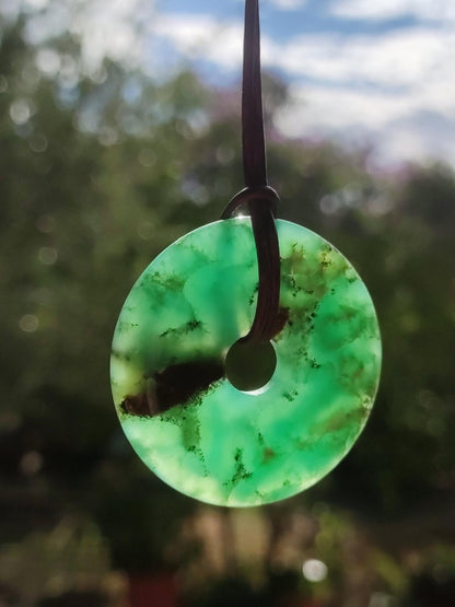 Chrysoprase Edelstein Donut Kette grün Natur GOA Boho Hippie Ethno Schutzsymbol Heilstein Sammler Unikat Mann Frau Er Sie Geschenk Anhänger - Art of Nature Berlin
