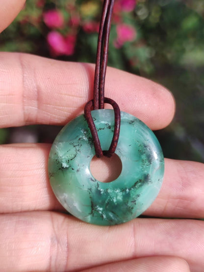 Chrysoprase Edelstein Donut Kette grün Natur GOA Boho Hippie Ethno Schutzsymbol Heilstein Sammler Unikat Mann Frau Er Sie Geschenk Anhänger - Art of Nature Berlin