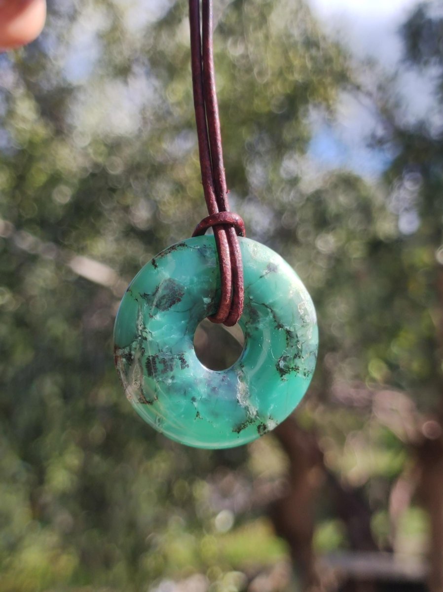Chrysoprase Edelstein Donut Kette grün Natur GOA Boho Hippie Ethno Schutzsymbol Heilstein Sammler Unikat Mann Frau Er Sie Geschenk Anhänger - Art of Nature Berlin