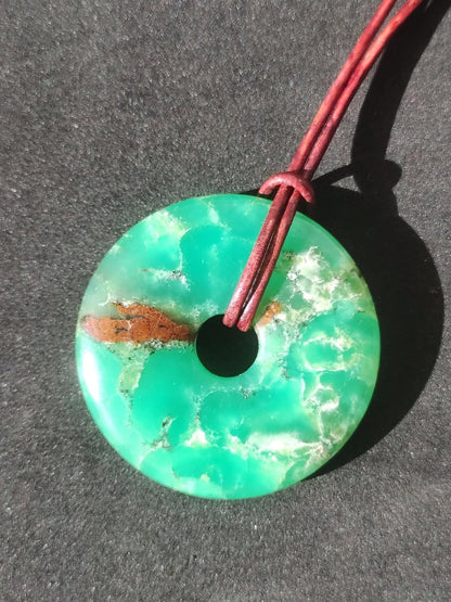 Chrysoprase Edelstein Donut Kette grün Natur GOA Boho Hippie Ethno Schutzsymbol Heilstein Sammler Unikat Mann Frau Er Sie Geschenk Anhänger - Art of Nature Berlin