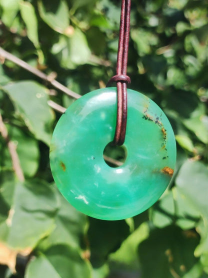 Chrysoprase Edelstein Donut Kette grün Natur GOA Boho Hippie Ethno Schutzsymbol Heilstein Sammler Unikat Mann Frau Er Sie Geschenk Anhänger - Art of Nature Berlin