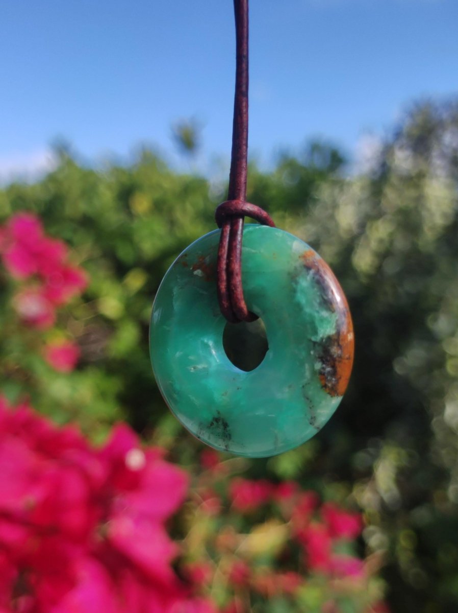 Chrysoprase Edelstein Donut Kette grün Natur GOA Boho Hippie Ethno Schutzsymbol Heilstein Sammler Unikat Mann Frau Er Sie Geschenk Anhänger - Art of Nature Berlin