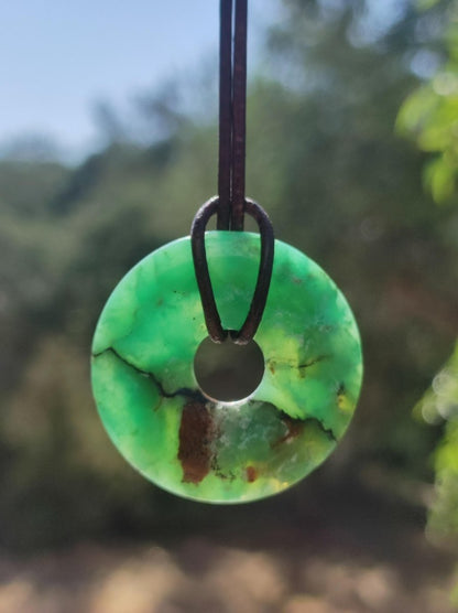 Chrysoprase - Edelstein Kette Donut grün Natur GOA Boho Hippie Ethno Schutz Heilstein Sammler Unikat Mann Frau Er Sie Geschenk Anhänger - Art of Nature Berlin