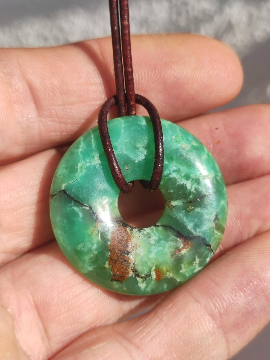 Chrysoprase - Edelstein Kette Donut grün Natur GOA Boho Hippie Ethno Schutz Heilstein Sammler Unikat Mann Frau Er Sie Geschenk Anhänger - Art of Nature Berlin