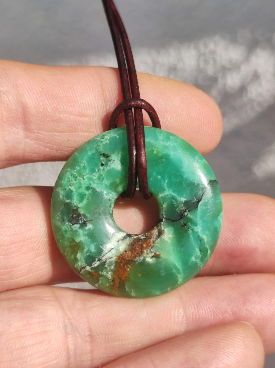 Chrysoprase - Edelstein Kette Donut grün Natur GOA Boho Hippie Ethno Schutz Heilstein Sammler Unikat Mann Frau Er Sie Geschenk Anhänger - Art of Nature Berlin