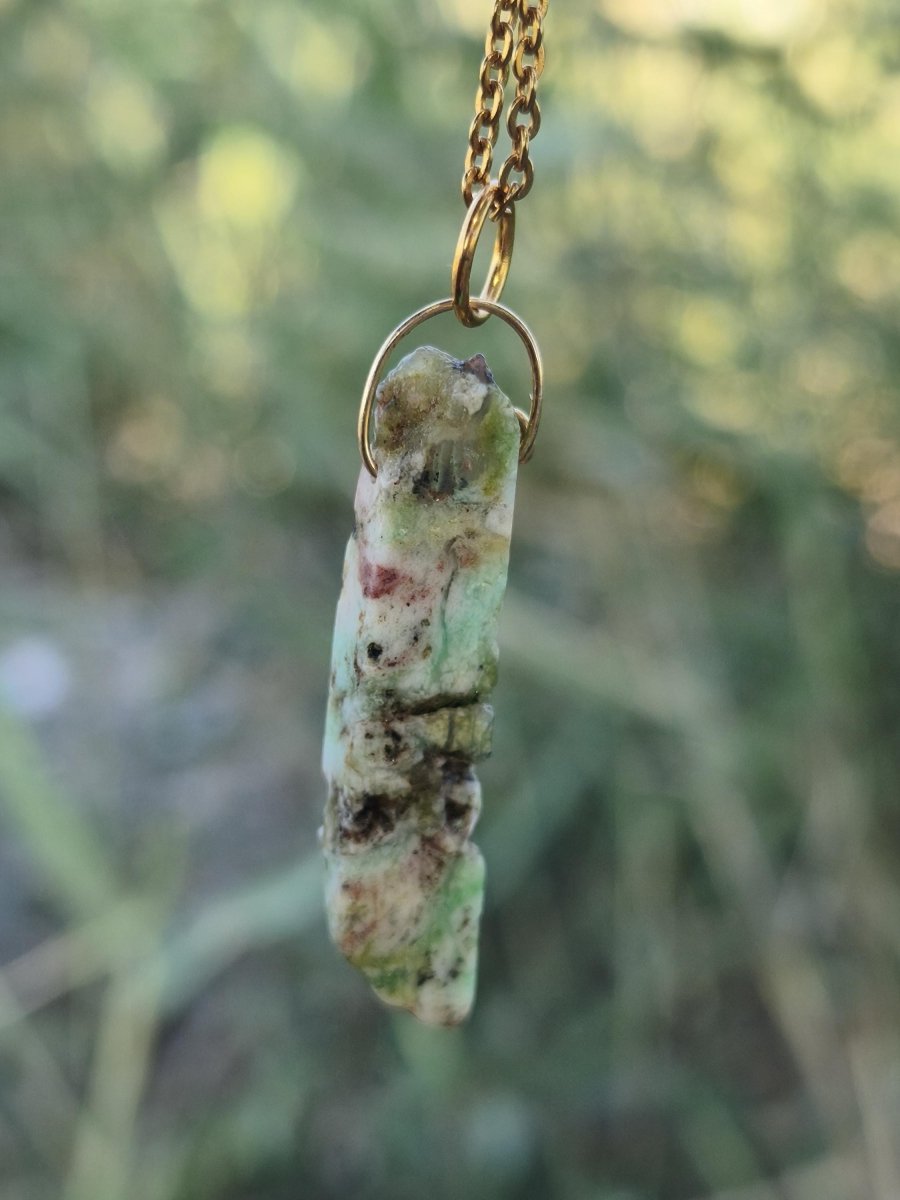 Chrysoprase Edelstein Kette HIPPIE GOA Boho Ethno Natur Donut Schutzsymbol Heilstein Rarität grün Anhänger lang - Art of Nature Berlin