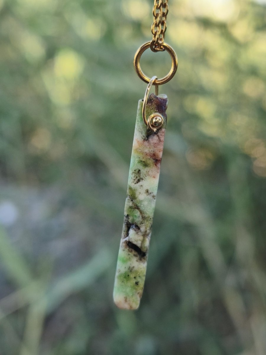 Chrysoprase Edelstein Kette HIPPIE GOA Boho Ethno Natur Donut Schutzsymbol Heilstein Rarität grün Anhänger lang - Art of Nature Berlin