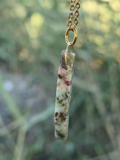 Chrysoprase Edelstein Kette HIPPIE GOA Boho Ethno Natur Donut Schutzsymbol Heilstein Rarität grün Anhänger lang - Art of Nature Berlin