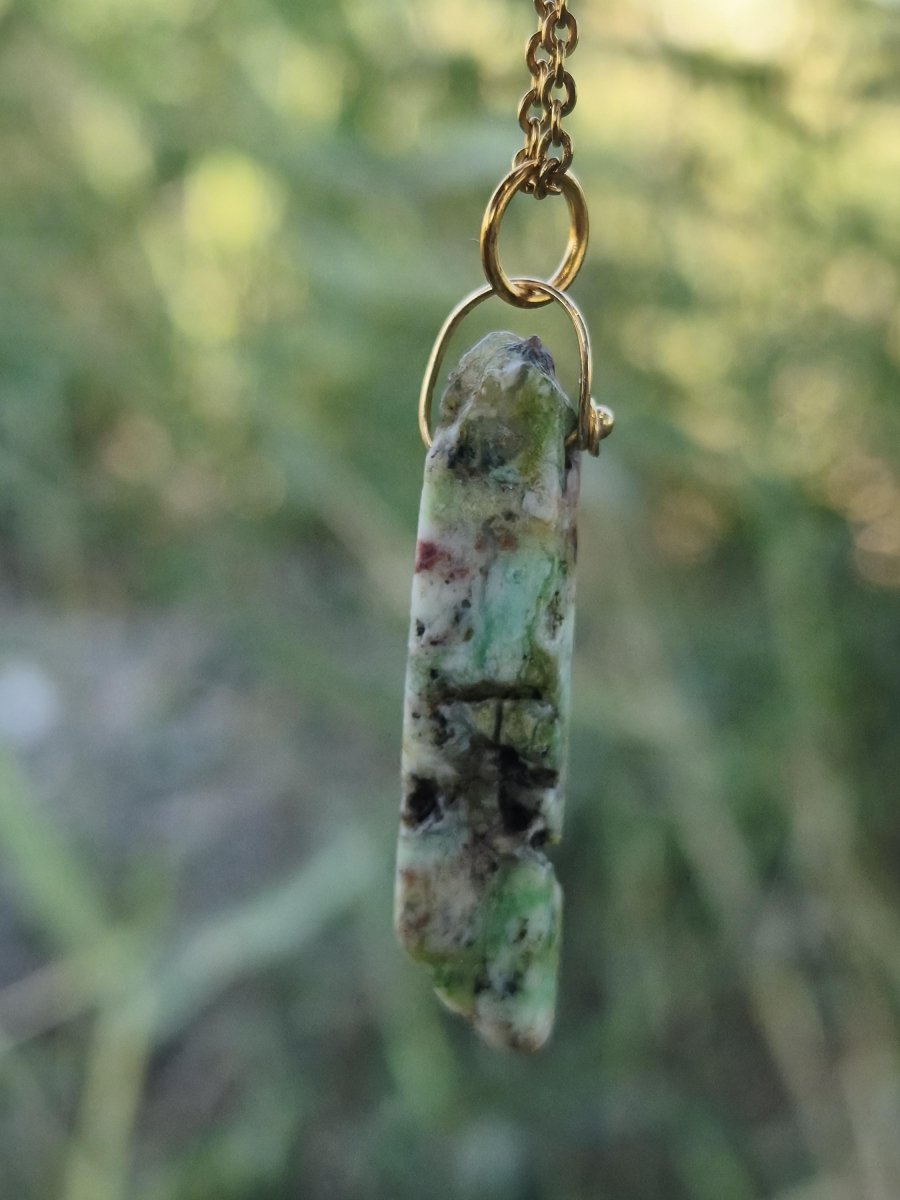 Chrysoprase Edelstein Kette HIPPIE GOA Boho Ethno Natur Donut Schutzsymbol Heilstein Rarität grün Anhänger lang - Art of Nature Berlin