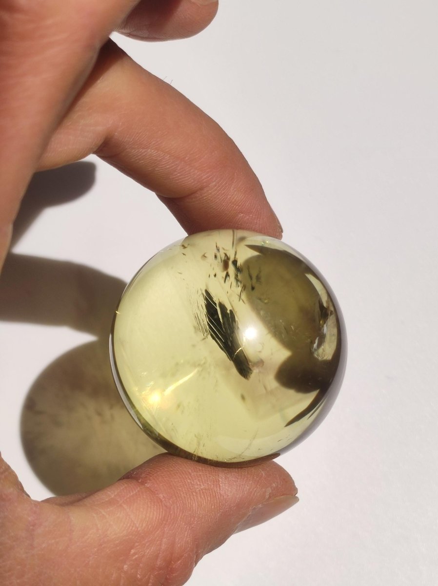 Citrin A ~ Magische Edelstein Kugel Massage & Deko Sphere Kristall Geschenk Meditation Heilstein Natur gelb klar transparent - Art of Nature Berlin