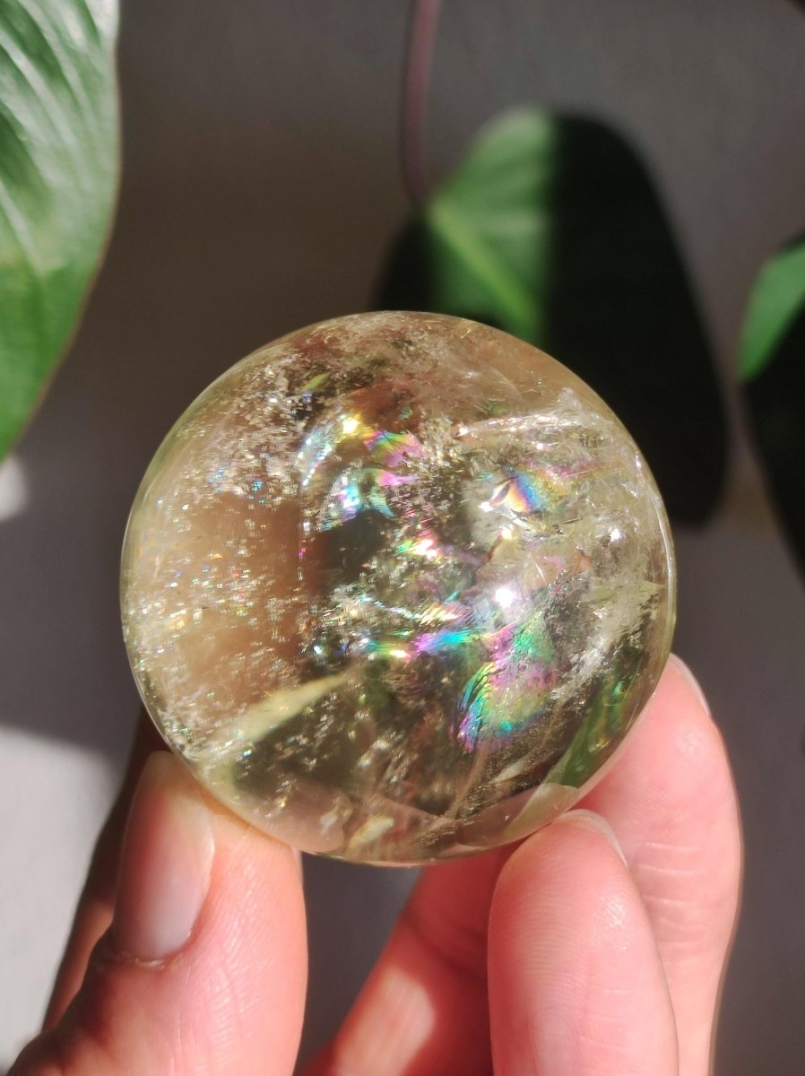 Citrin A ~ Magische Edelstein Kugel Massage & Deko Sphere Kristall Geschenk Meditation Heilstein Natur gelb klar transparent - Art of Nature Berlin