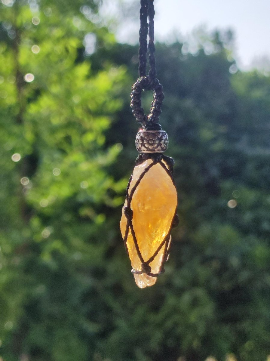 Citrin Spitze ~ Makramee Edelstein Kette gelb Heilstein roh Kristall Geschenk Er Sie Freundin Mutter HIPPIE GOA Boho Ethno Natur Vintage - Art of Nature Berlin