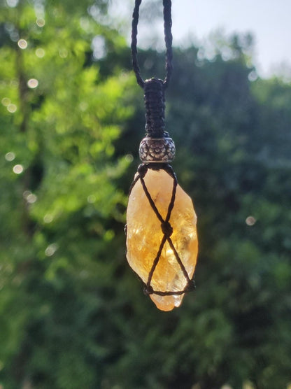 Citrin Spitze ~ Makramee Edelstein Kette gelb Heilstein roh Kristall Geschenk Er Sie Freundin Mutter HIPPIE GOA Boho Ethno Natur Vintage - Art of Nature Berlin