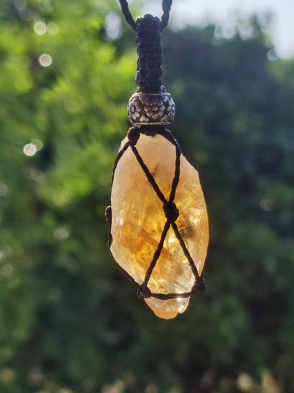 Citrin Spitze ~ Makramee Edelstein Kette gelb Heilstein roh Kristall Geschenk Er Sie Freundin Mutter HIPPIE GOA Boho Ethno Natur Vintage - Art of Nature Berlin