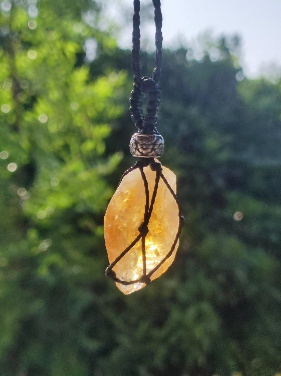 Citrin Spitze ~ Makramee Edelstein Kette gelb Heilstein roh Kristall Geschenk Er Sie Freundin Mutter HIPPIE GOA Boho Ethno Natur Vintage - Art of Nature Berlin