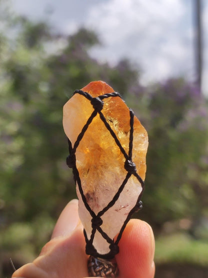 Citrin Spitze ~ Makramee Edelstein Kette gelb Heilstein roh Kristall Geschenk Er Sie Freundin Mutter HIPPIE GOA Boho Ethno Natur Vintage - Art of Nature Berlin