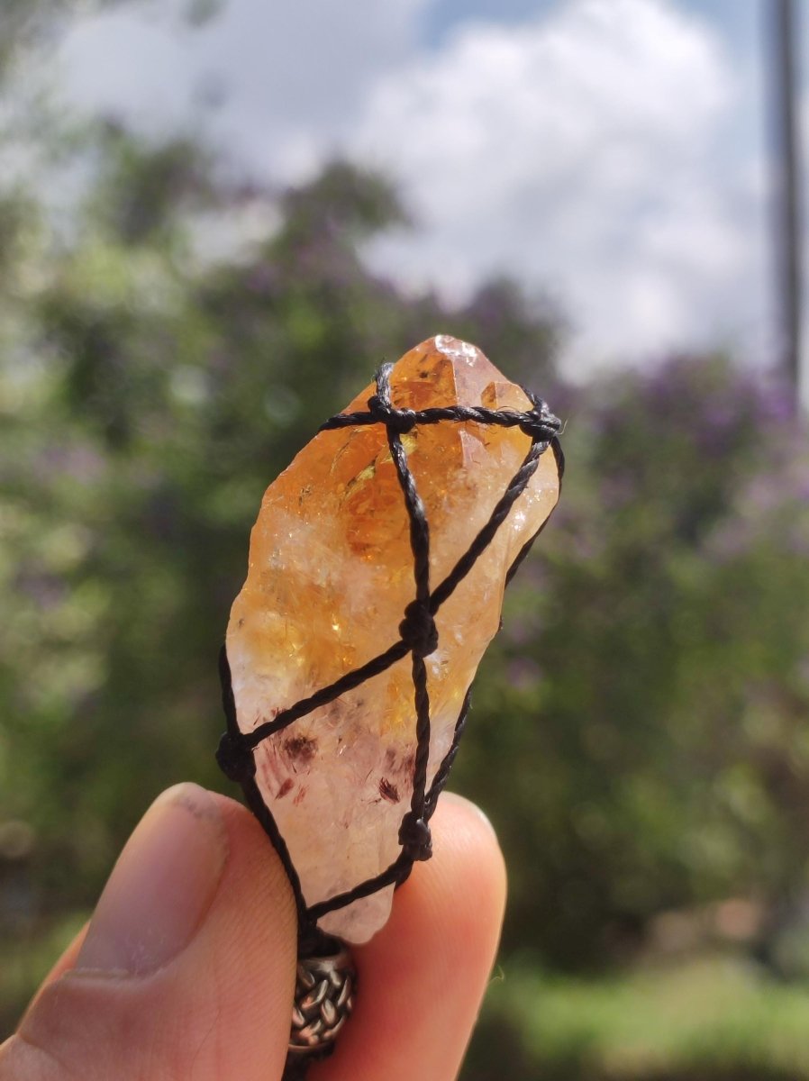 Citrin Spitze ~ Makramee Edelstein Kette gelb Heilstein roh Kristall Geschenk Er Sie Freundin Mutter HIPPIE GOA Boho Ethno Natur Vintage - Art of Nature Berlin