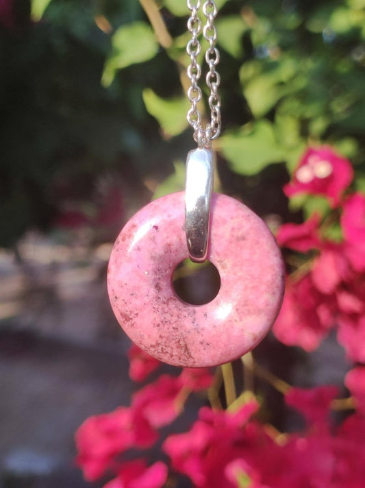 Cobalt Calcit Kobaltcalcit Schutz Donut Edelstein Kette pink rosa Natur Heilstein Rarität Frau Geschenk Sammler Energie Kraft Ruhe Glück - Art of Nature Berlin