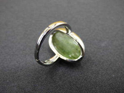 Cyanit grün - 925 Silber Ring Größenverstellbar Edelstein facettiert Schliff Natur Heilstein Rarität Hochwertig Edel Geschenk Frau Freundin - Art of Nature Berlin